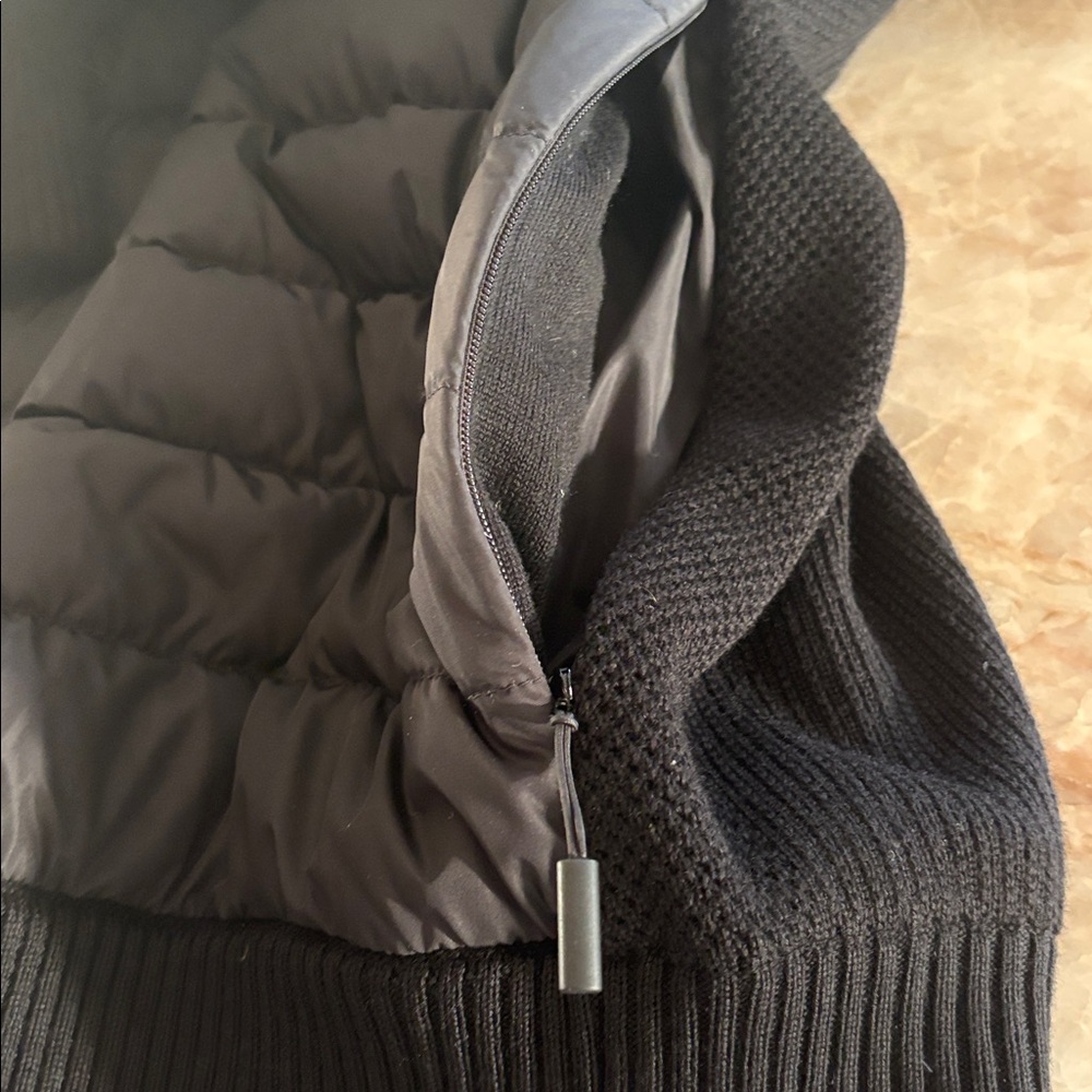 Men’s Canada Goose HyBridge knit jacket. - Picture 8 of 15